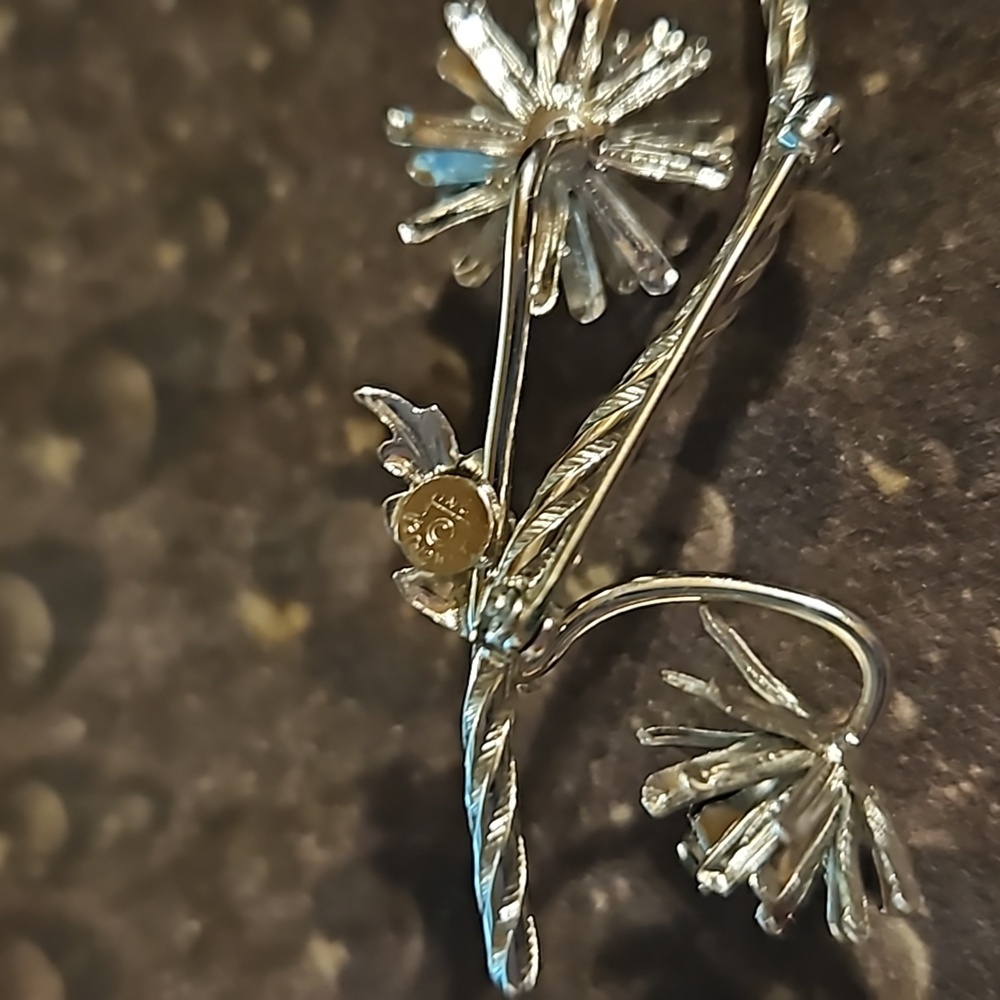 1/20 12k Gold Filled Silver Flower Pin - Picture 3 of 3